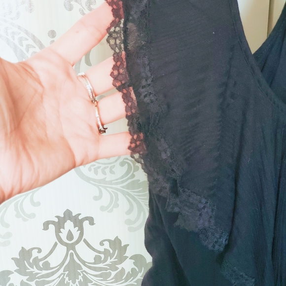 Guess ruffle racer back tank top - Picture 4 of 5